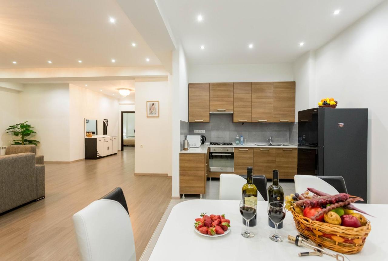Apartment In The City Center Lll تبليسي المظهر الخارجي الصورة
