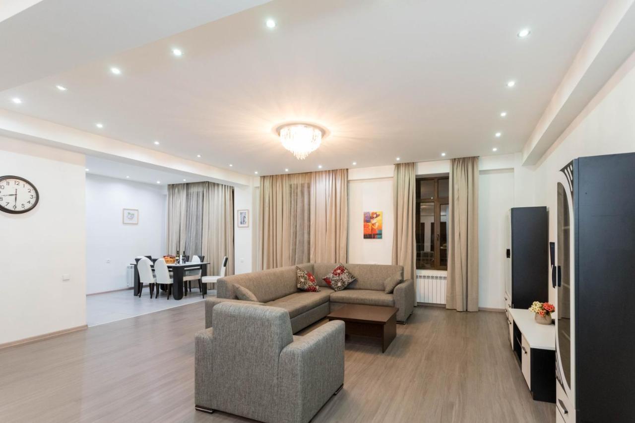 Apartment In The City Center Lll تبليسي المظهر الخارجي الصورة